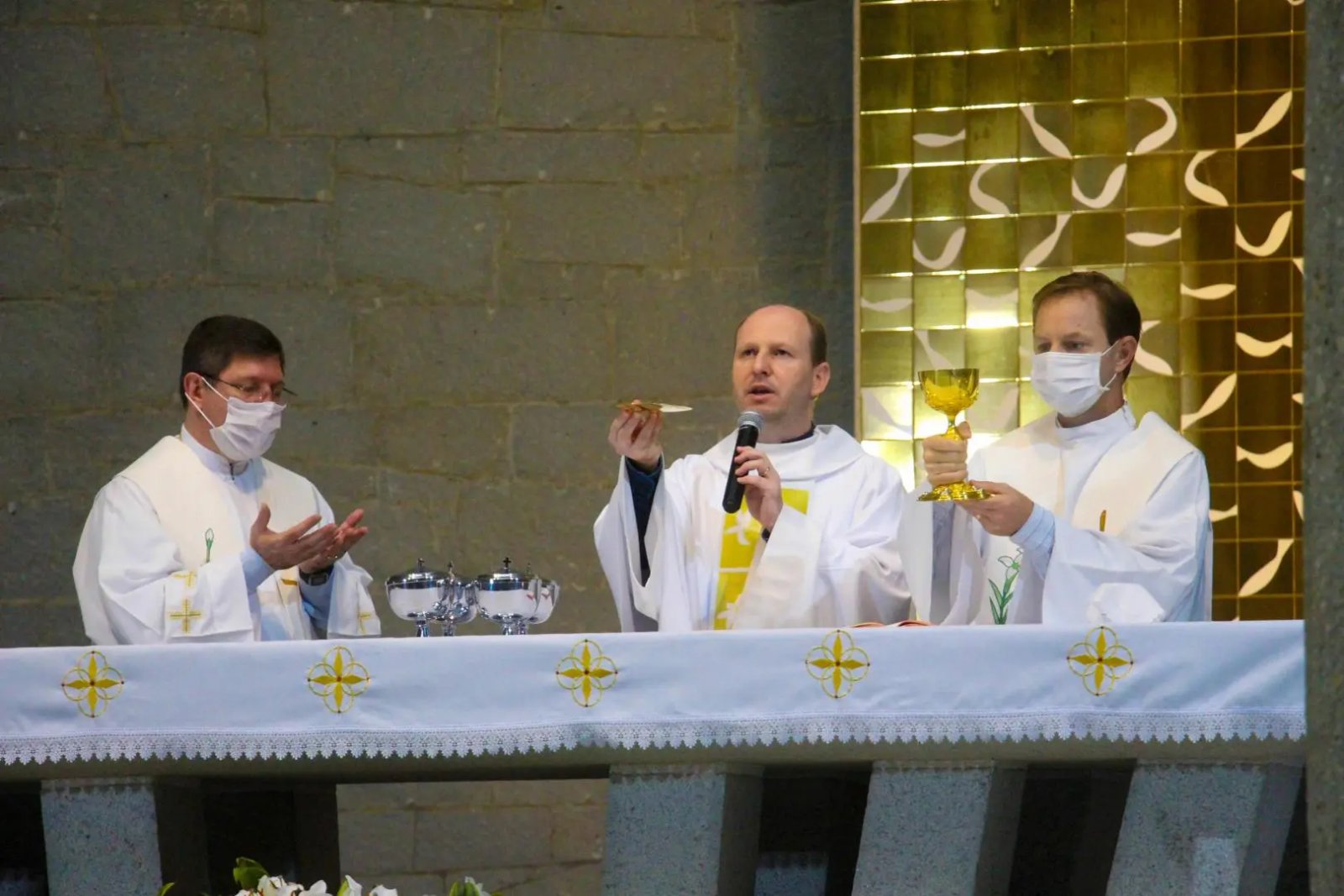 Par&oacute;quia S&atilde;o Lu&iacute;s Gonzaga festeja padroeiro