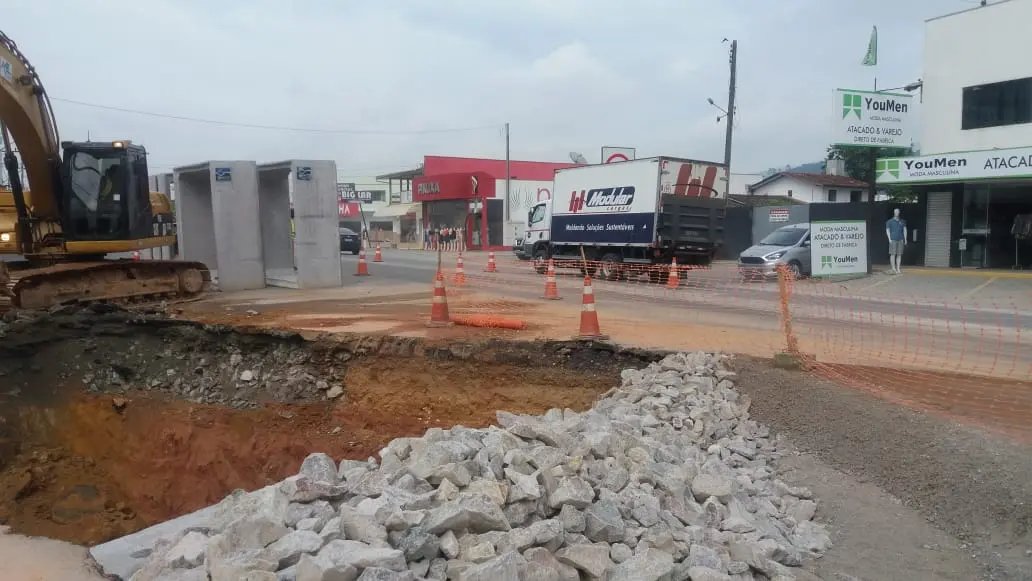 Motoristas devem ficar atentos as obras da SC-486