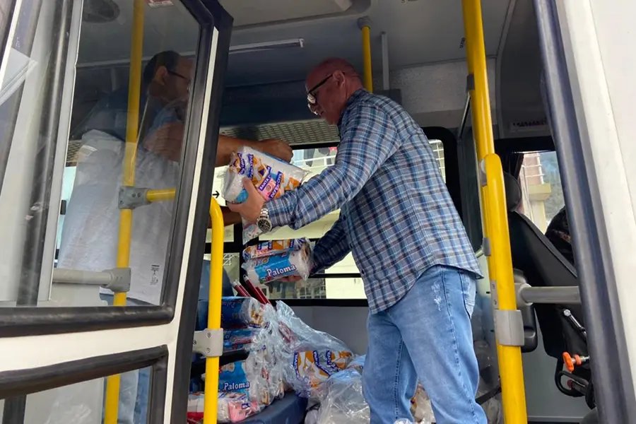 Kits Humanit&aacute;rios s&atilde;o entregues no bairro Limeira