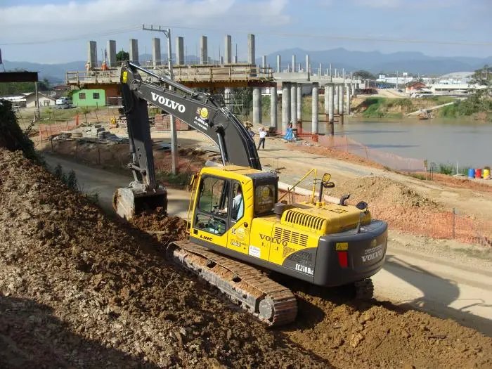 Gaspar assina complemento para sequencia da obra