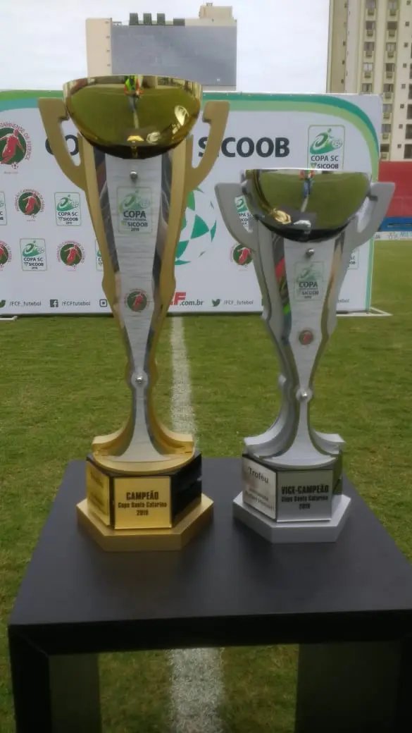 Ta&ccedil;as da final j&aacute; est&atilde;o no est&aacute;dio