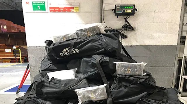 PM apreende 445 quilos de droga no Porto de Navegantes