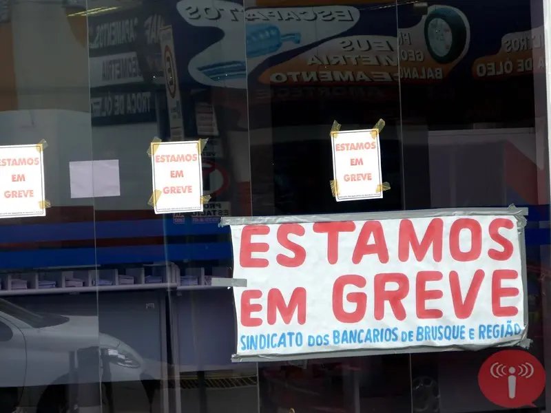 Termina a greve dos bancários