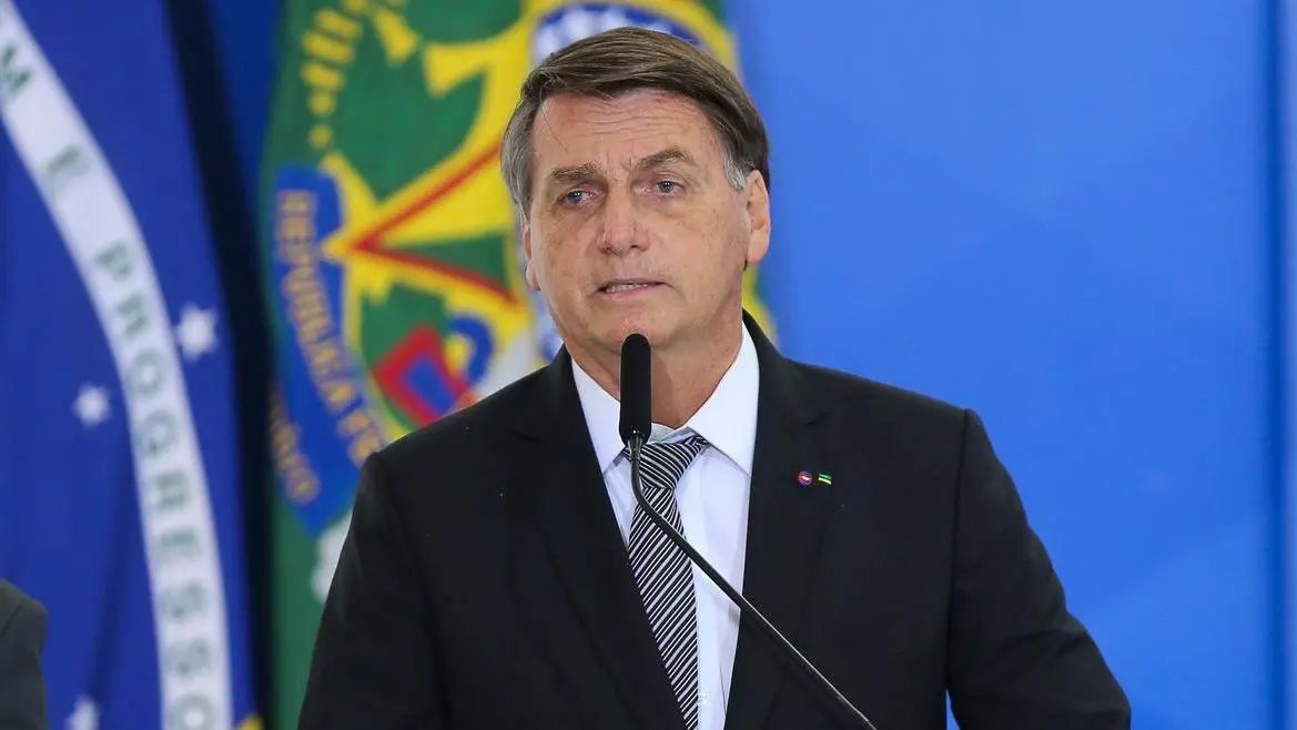 Bolsonaro concede indulto de natal para militares e policiais