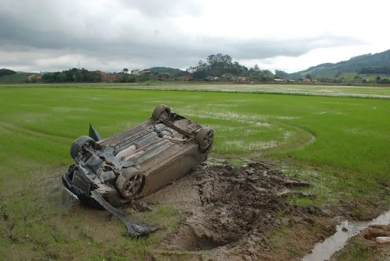 Motorista de Brusque sofre acidente em Gaspar
