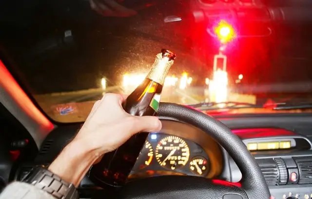 Motorista embriagado levado a DP