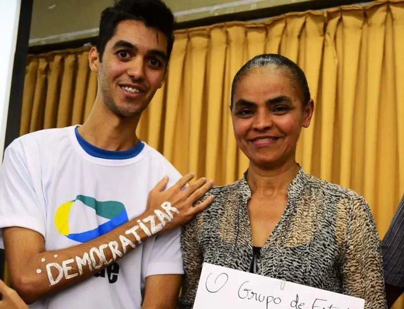 TSE decide se concede registro