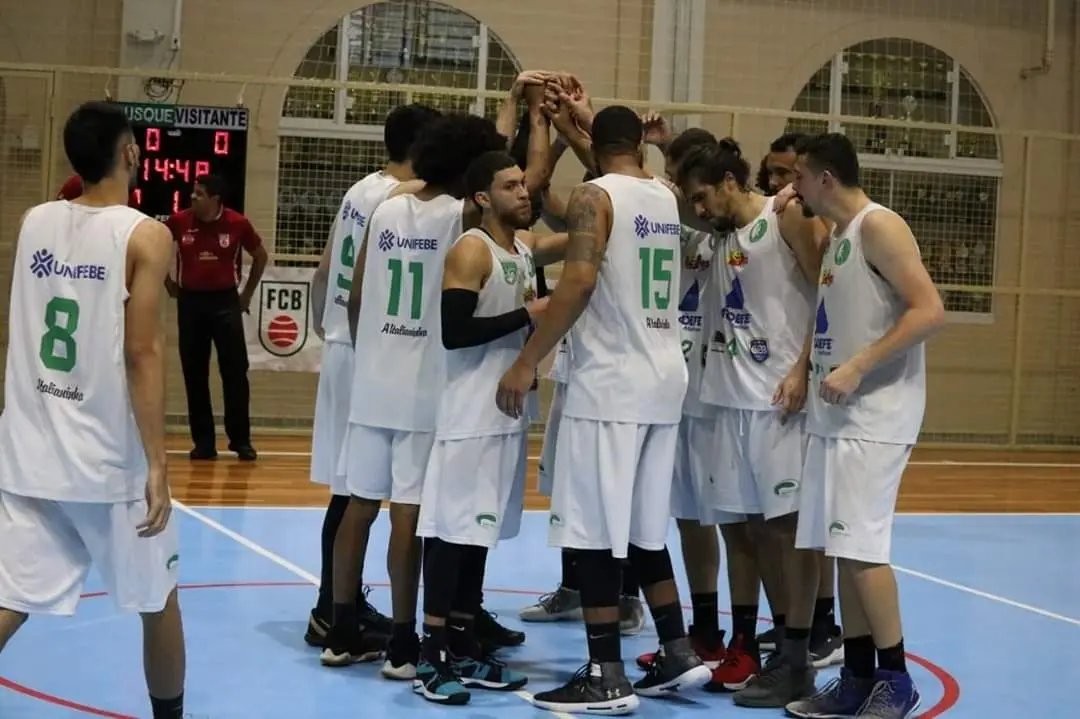Cl&aacute;ssico entre Brusque e Blumenau decide ouro no Basquete