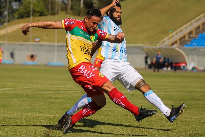 Brusque vence fora de casa e segue invicto na s&eacute;rie B