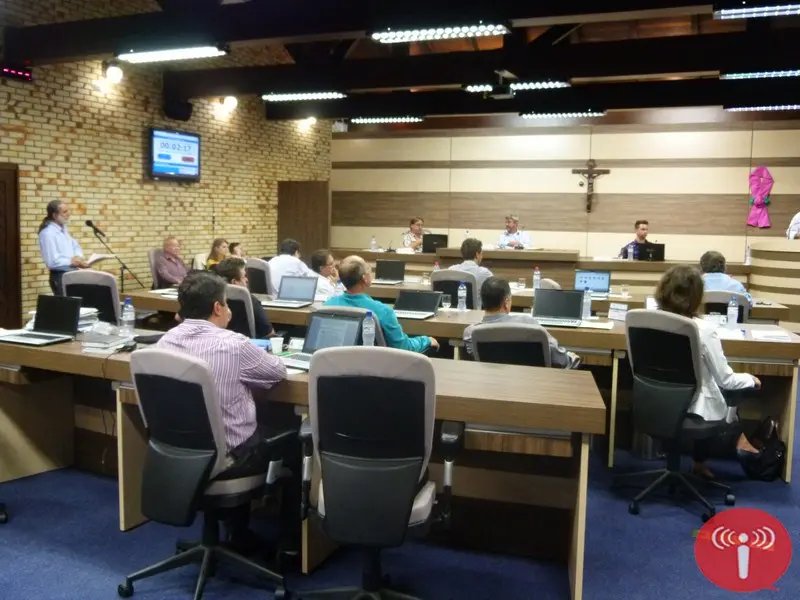 Governistas rejeitam pedido de exoneração de Farinha