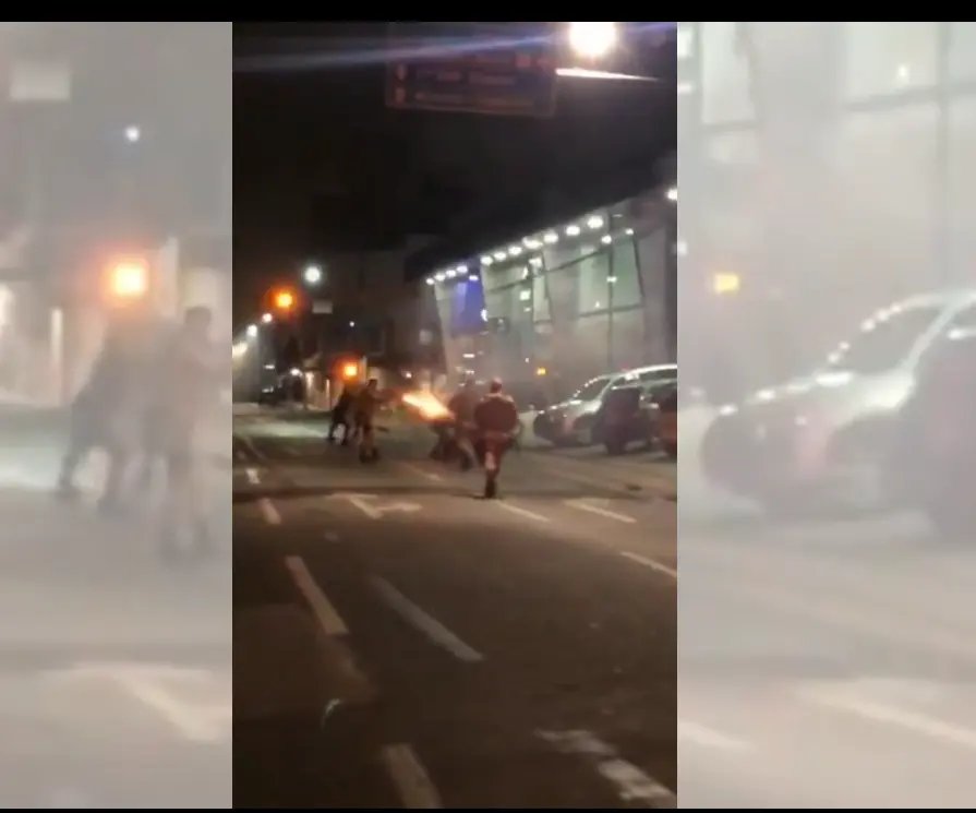 (V&iacute;deo) Briga na rua obriga pol&iacute;cia de Brusque a usar bala de borracha para dispersar
