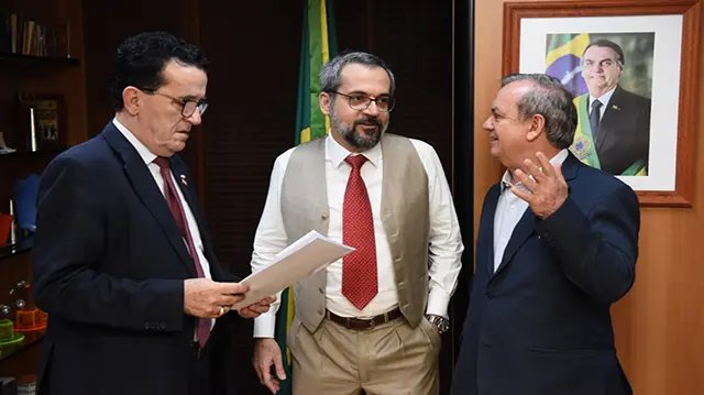 SC ter&aacute; tr&ecirc;s escolas c&iacute;vico-militares