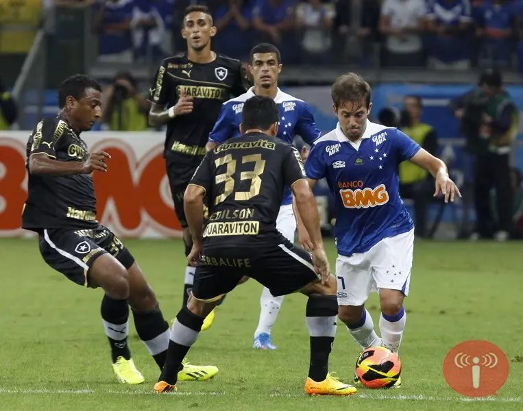 Cruzeiro vence 'final' contra o Botafogo