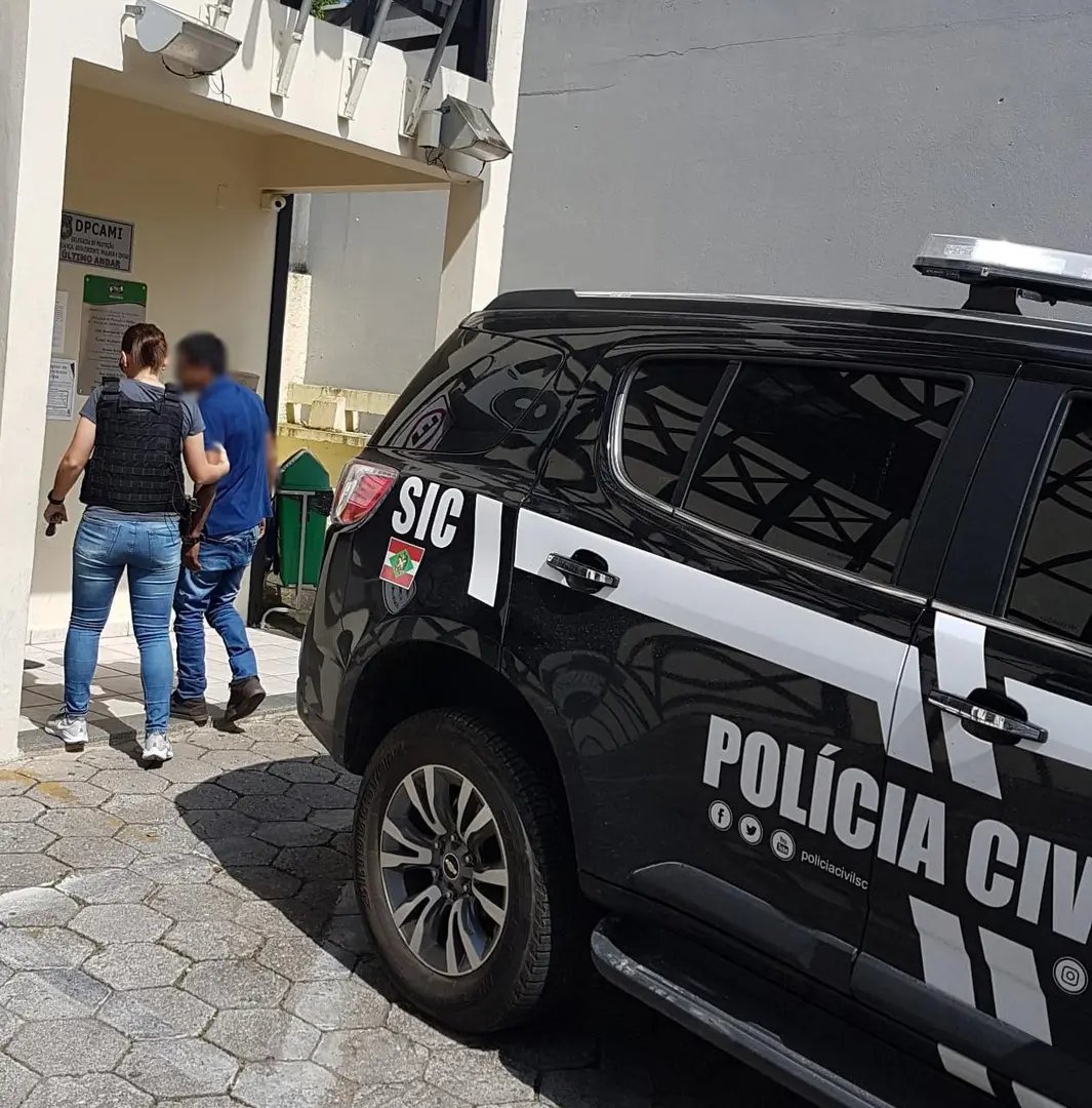 Homem &eacute; preso em flagrante por uso de documentos falsos e tentativa de estelionato