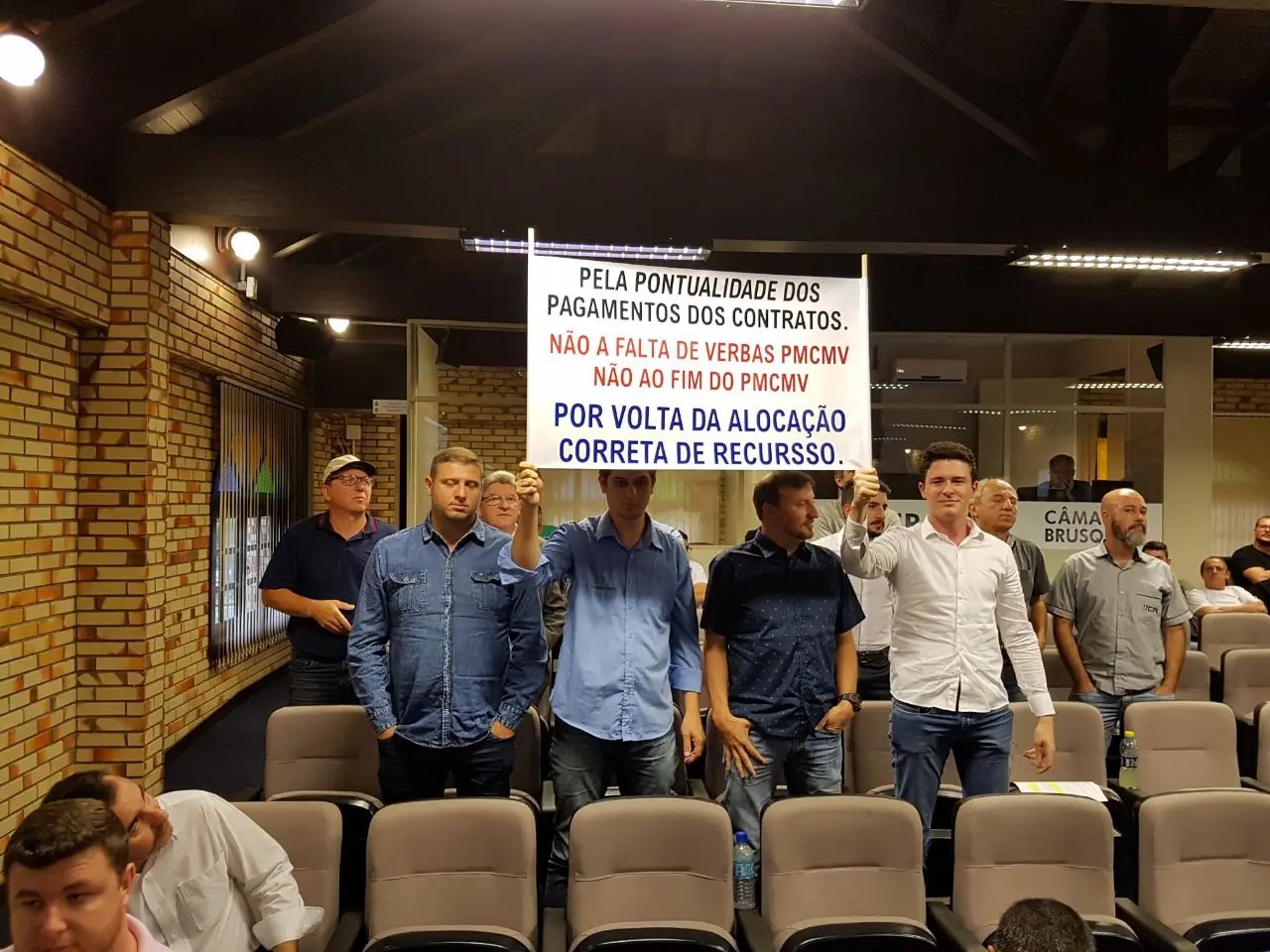 Construtores buscam apoio de vereadores contra medida federal