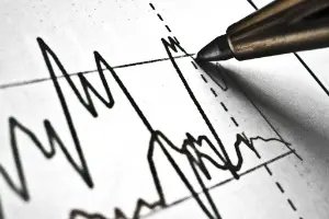 Produção industrial brasileira volta a cair em julho