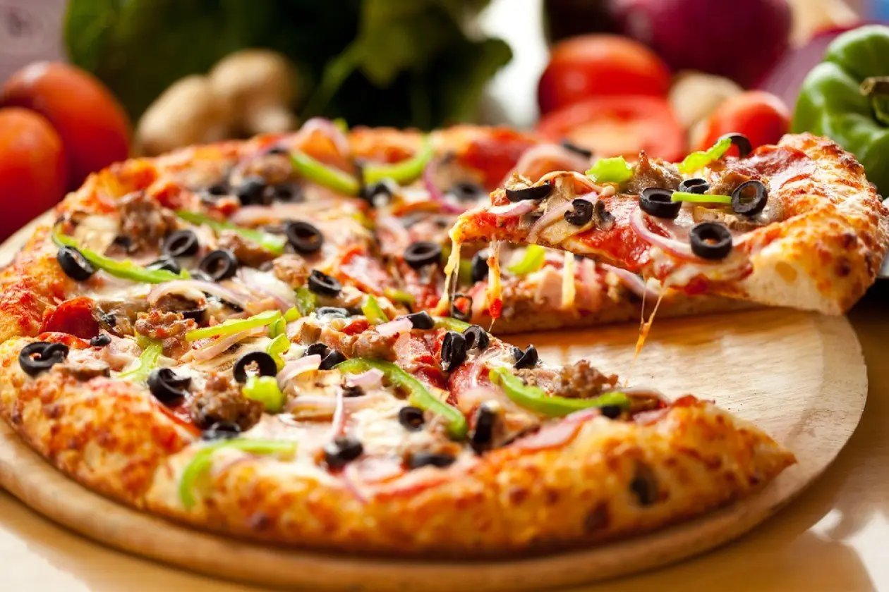 Adolescente tenta pagar pizza com nota falsa