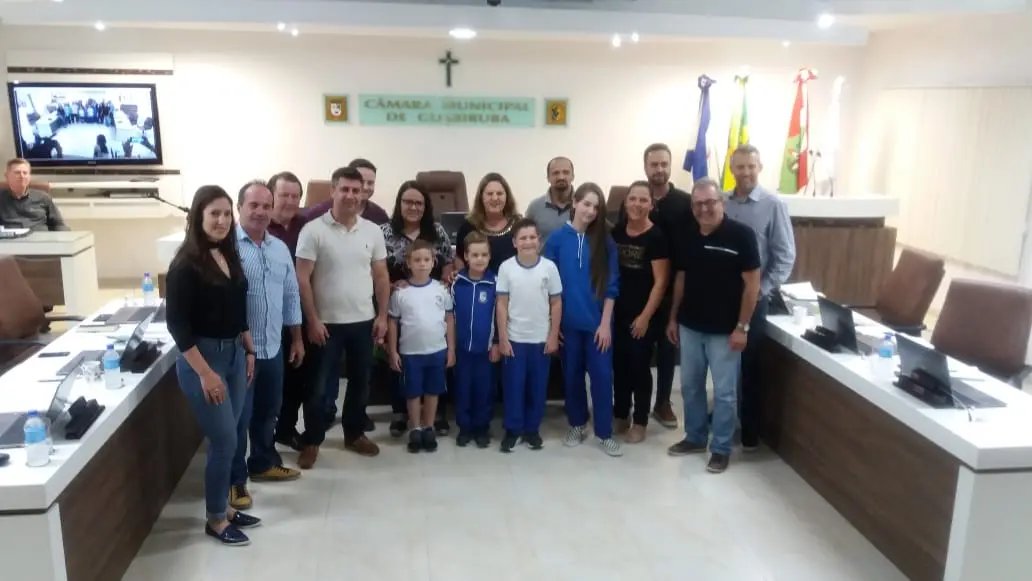 C&acirc;mara entrega premia&ccedil;&atilde;o do 2&ordm; Talento Guabirubense