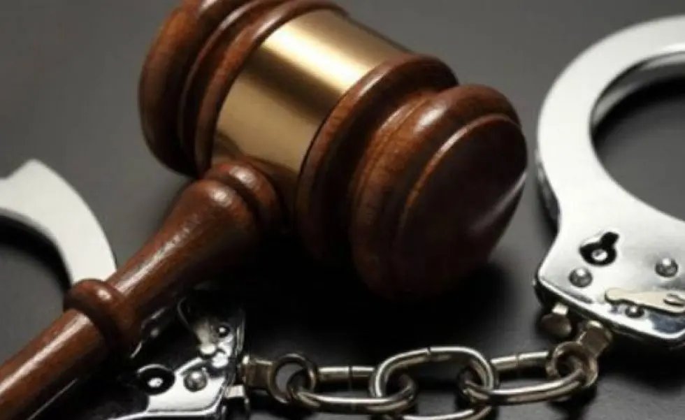 Trio &eacute; condenado a mais de 20 anos por assalto a motorista de aplicativo 
