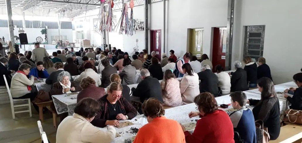 Clube de M&atilde;es realiza pen&uacute;ltimo Caf&eacute; com bingo do ano