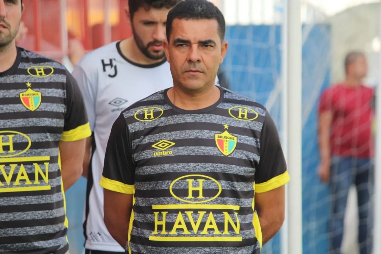 "Nos envergonha, de fato, essa baixa de n&iacute;vel t&eacute;cnico"