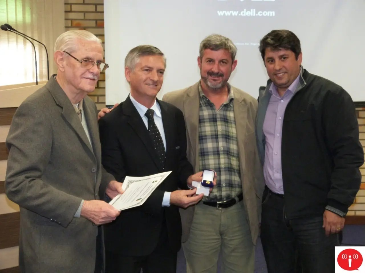Câmara homenageia 40 anos da Unifebe