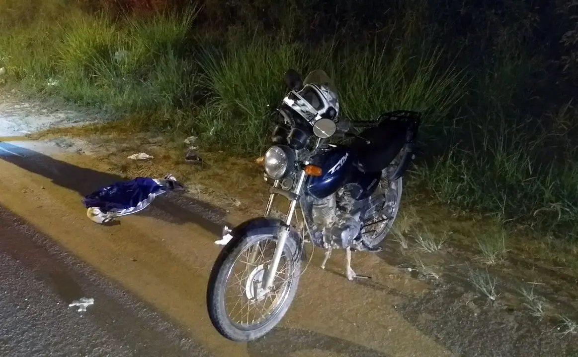 Queda de moto na madrugada deixa dois feridos em Brusque