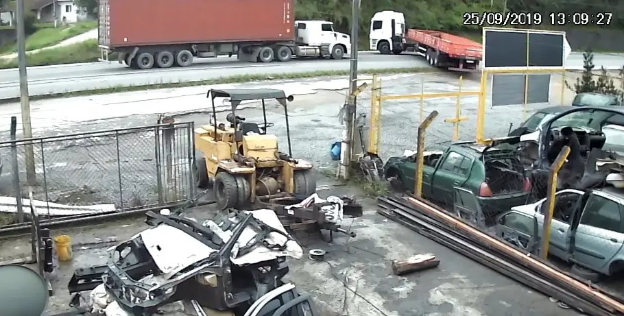 Confira as imagens do acidente registrado na BR-470 em Blumenau
