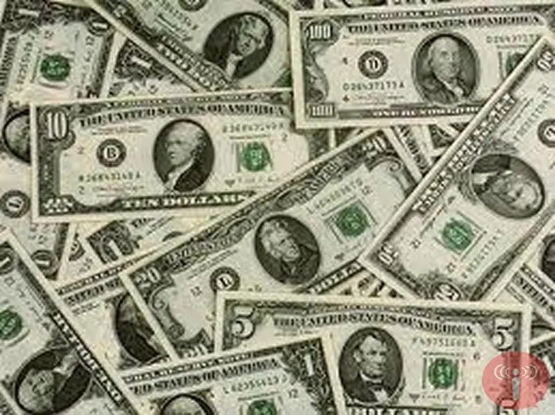 BC vende dólares para conter queda do real