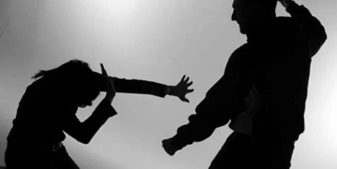 Homem é detido após agredir esposa durante a madrugada