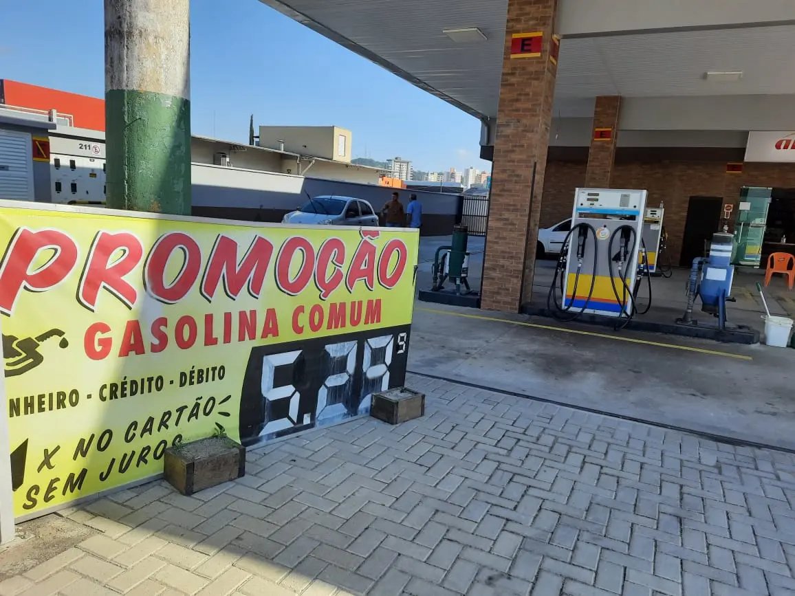 (V&Iacute;DEO) Gasolina de Brusque &eacute; uma das mais caras do estado