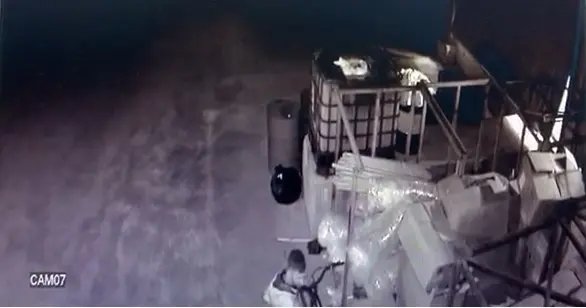 Confira as imagens do furto de uma bicicleta no centro de Brusque