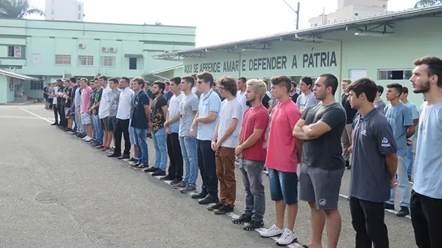 Tiro de Guerra: aten&ccedil;&atilde;o jovem que se alistou