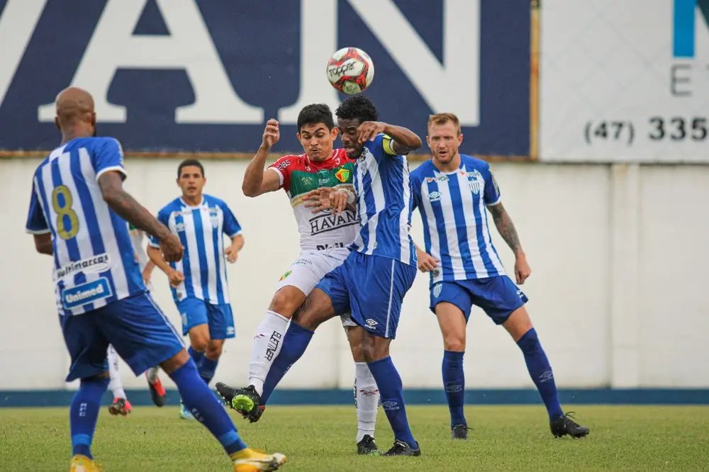 Ava&iacute; e Brusque fazem primeiro jogo da semifinal do Campeonato Catarinense