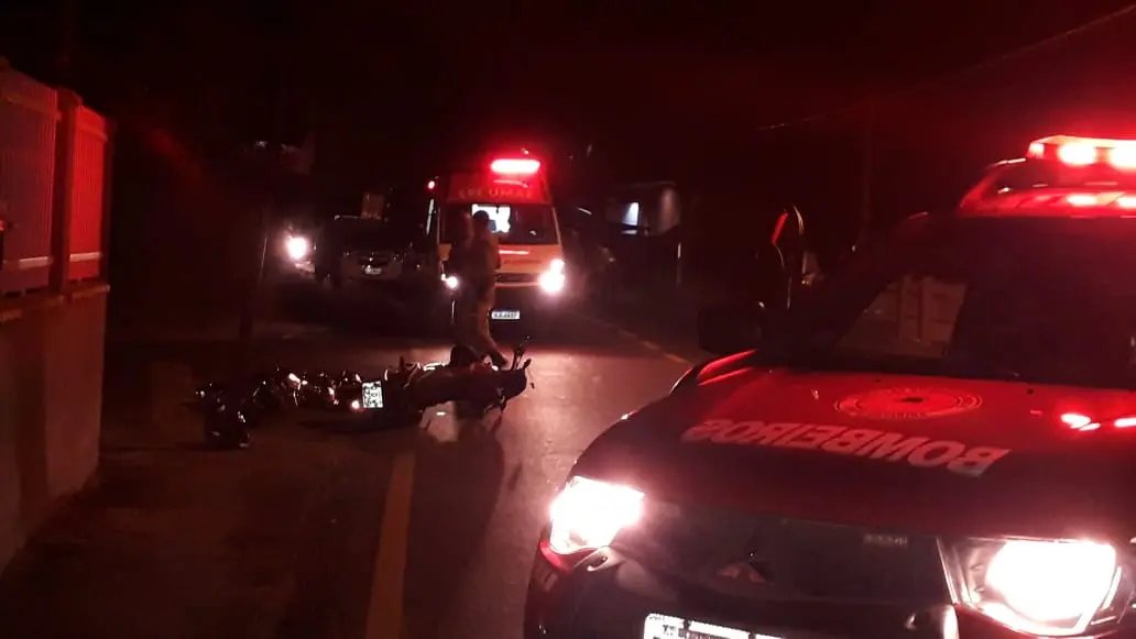 Motos batem de frente e duas pessoas morrem