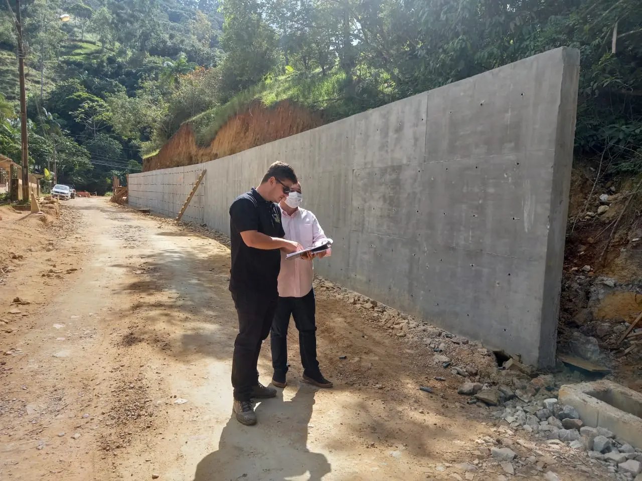 Prefeito vistoria andamento de obras 
