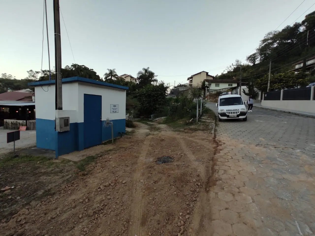 Obra para aumento de press&atilde;o de &aacute;gua em tr&ecirc;s ruas do bairro Limeira