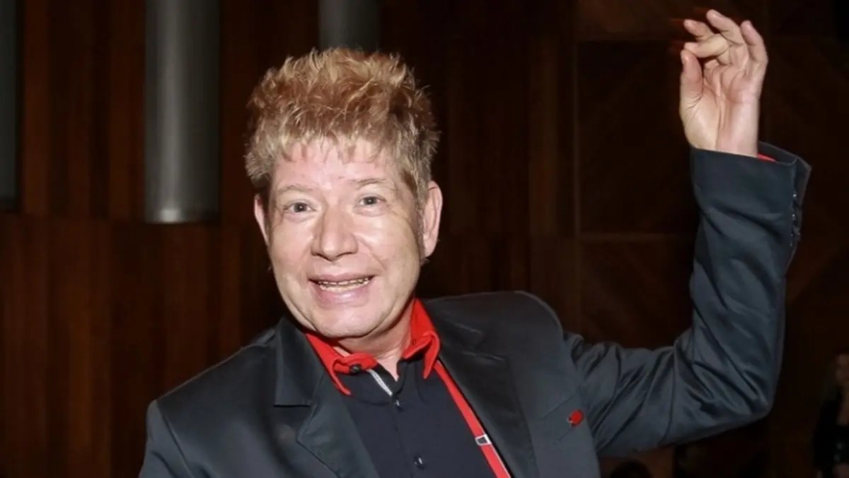 Morre o cantor Roberto Leal, aos 67 anos de idade