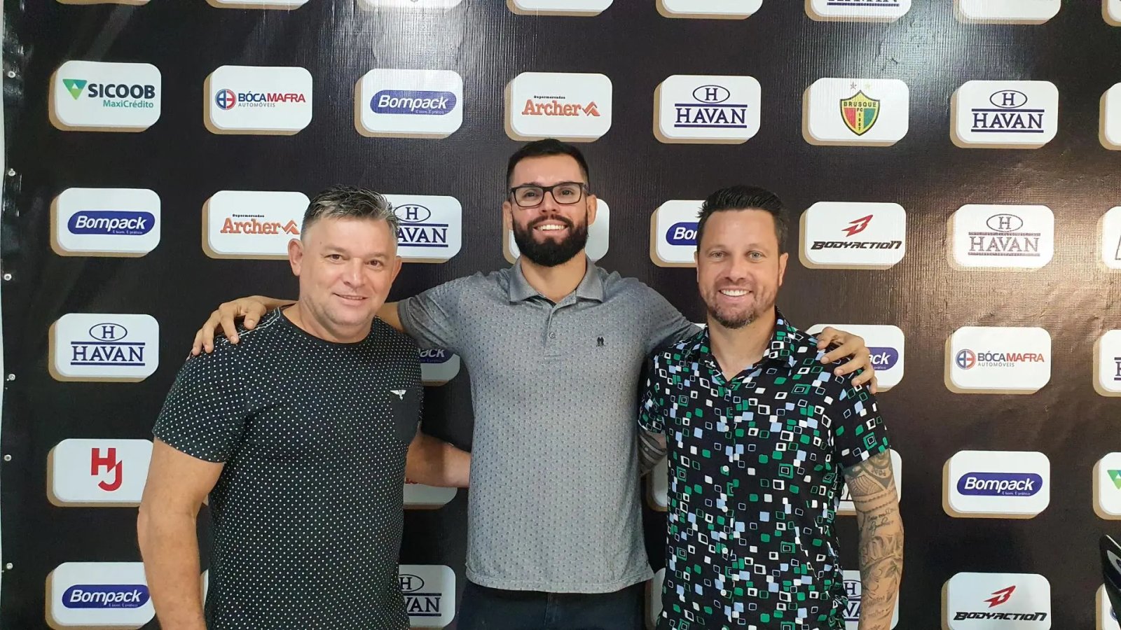 Luan Carlos &eacute; apresentado como auxiliar t&eacute;cnico do Brusque