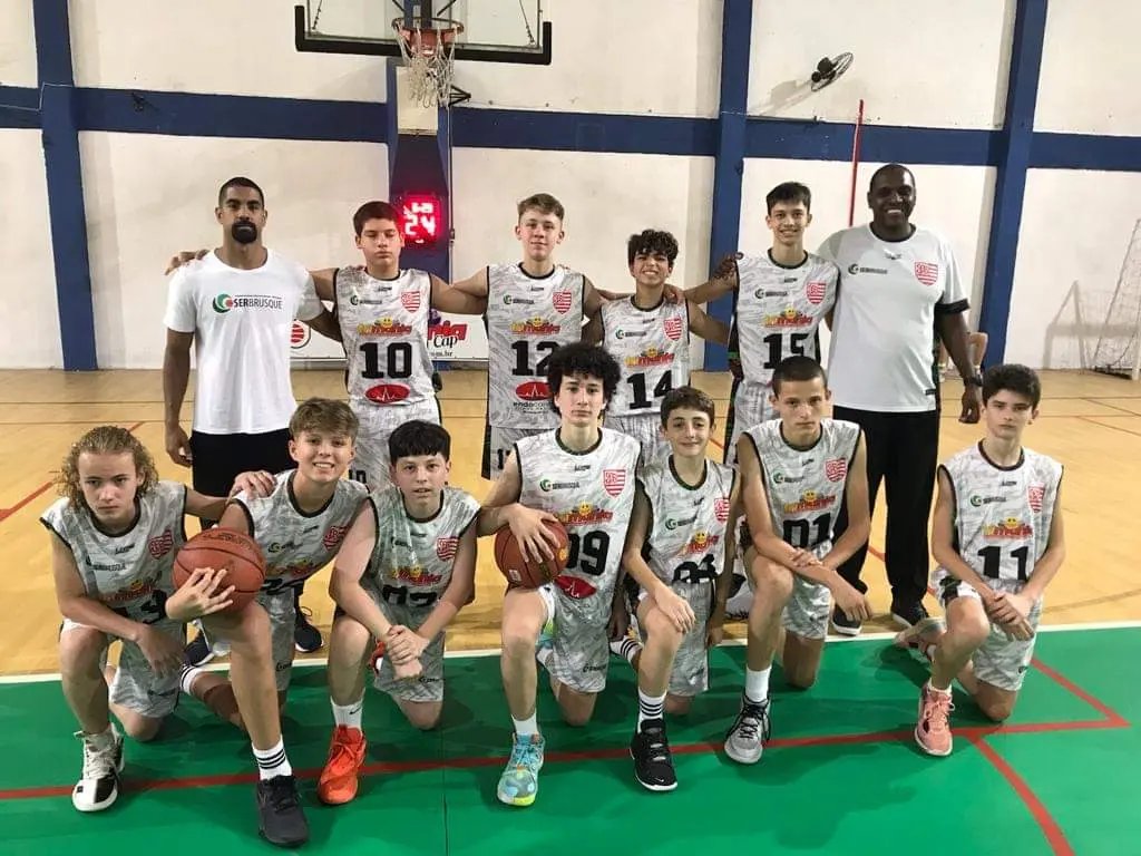 Times de basquete de Brusque est&atilde;o na semifinal do Estadual 