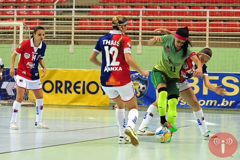Partida de abertura termina empatada