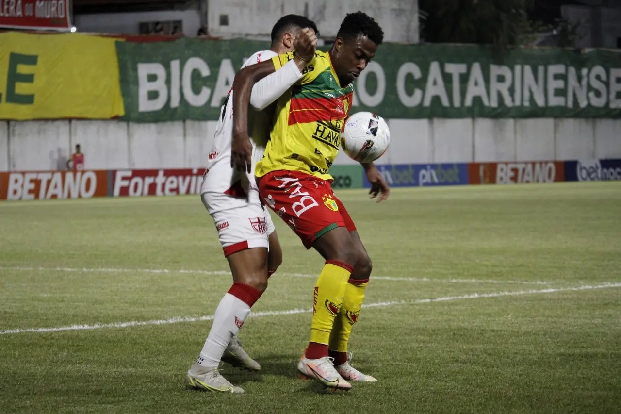 Brusque empata com o CRB em despedida do Augusto Bauer 