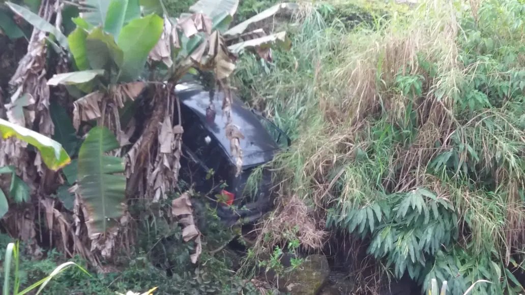 Trag&eacute;dia: crian&ccedil;a morre em acidente com carro em Botuver&aacute;