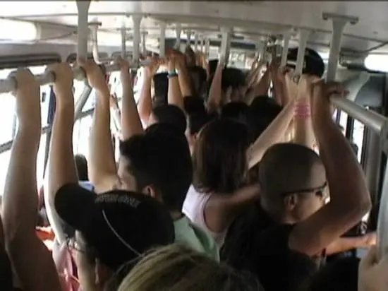 Diretor manda alunos 'se ferrarem' e é demitido
