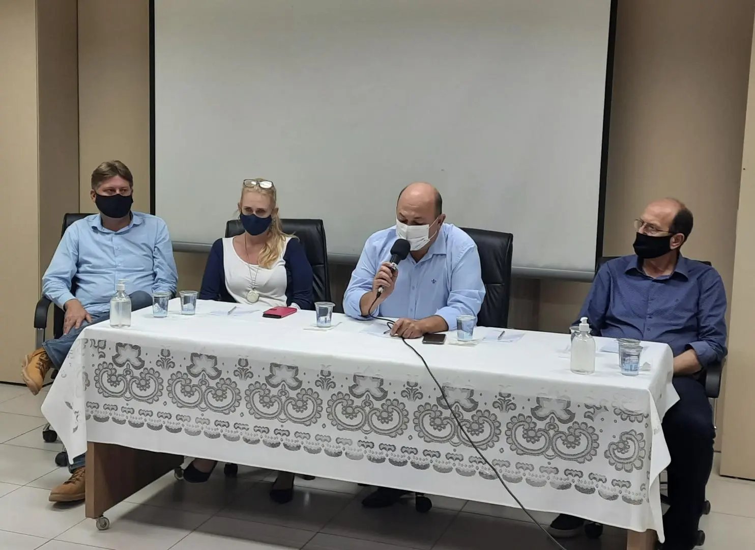&ldquo;N&atilde;o foi tirada a estabilidade da ponte por conta das escava&ccedil;&otilde;es&rdquo;, afirmou engenheiro