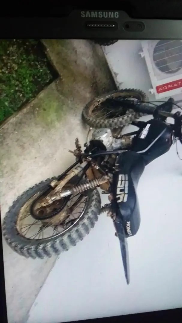 Motociclista embriagado foge, &eacute; pego e reage &agrave; pris&atilde;o