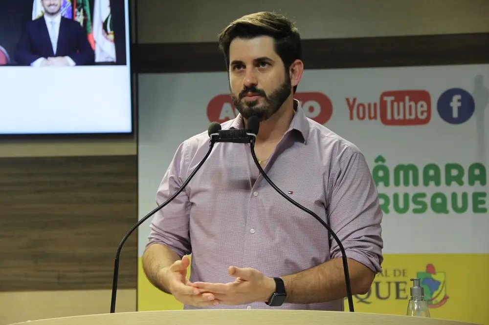 Lei determina que qualifica&ccedil;&atilde;o de cargos comissionados seja divulgada