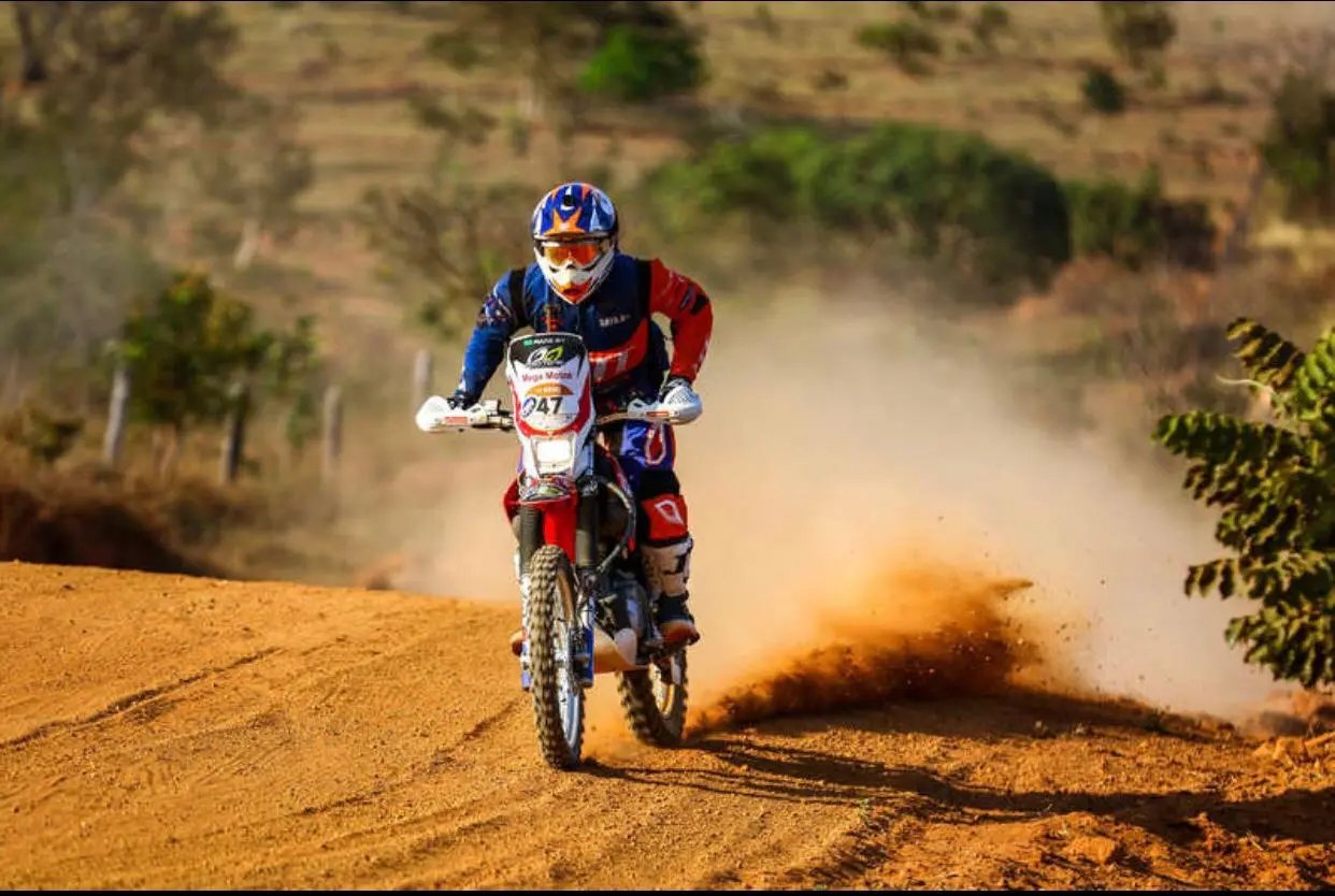 Rafael Esp&iacute;ndola, patrocinado pela Mega Motos, &eacute; campe&atilde;o do Rally dos Sert&otilde;es