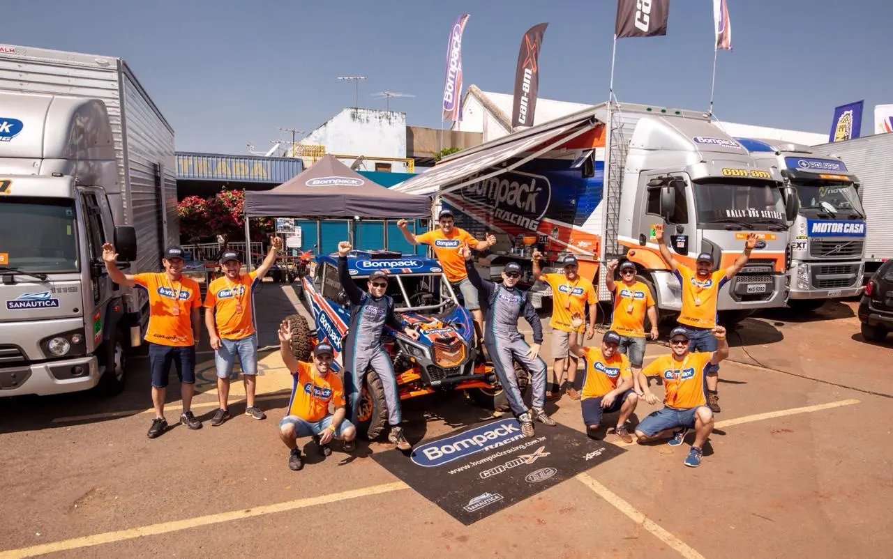 Equipe Bompack Racing vence com Den&iacute;sio Nascimento e Idali Bosse