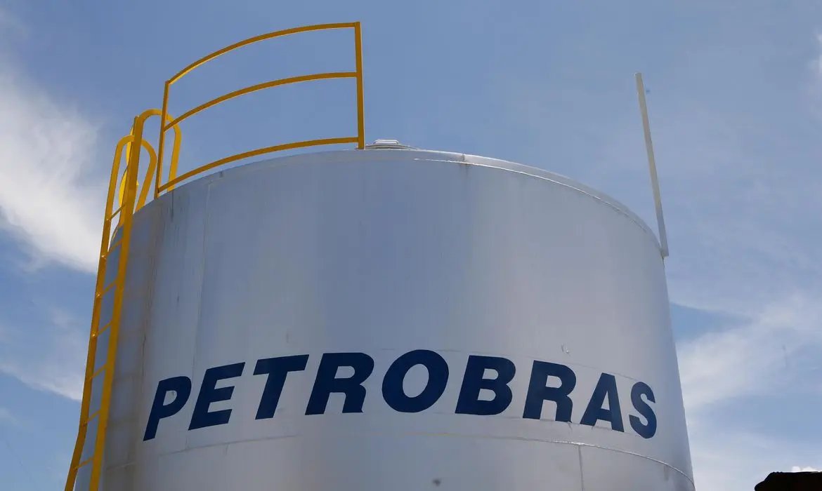 Petrobras anuncia novo aumento da gasolina e do diesel 